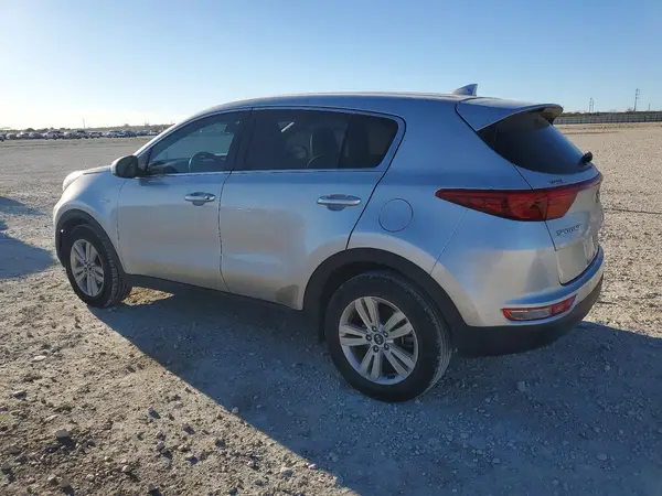 KNDPMCAC7H7127179 2017 KIA SPORTAGE - Image 2