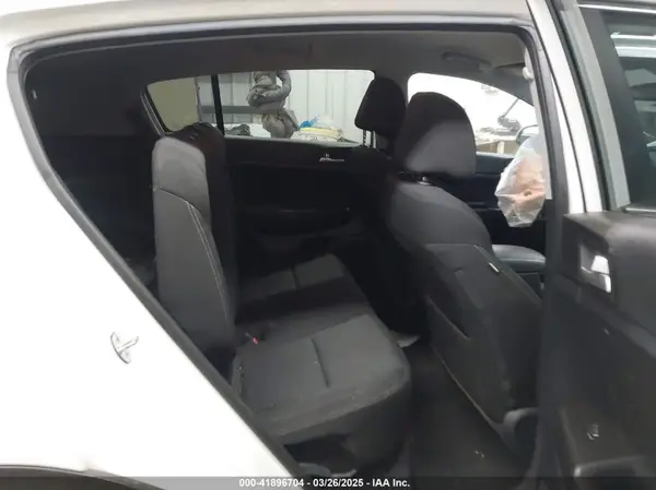 KNDPMCAC7H7131782 2017 KIA SPORTAGE - Image 8