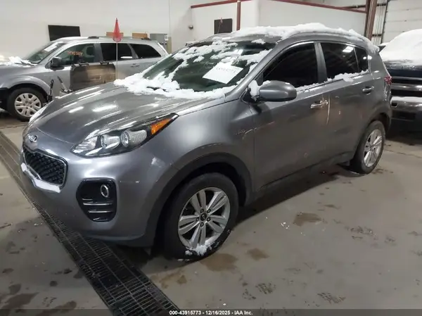 KNDPMCAC7H7184515 2017 KIA SPORTAGE - Image 2