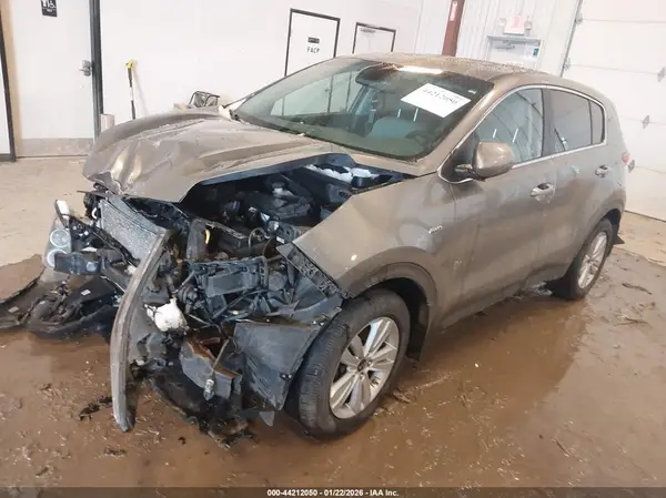 KNDPMCAC7H7185163 2017 KIA SPORTAGE - Image 2