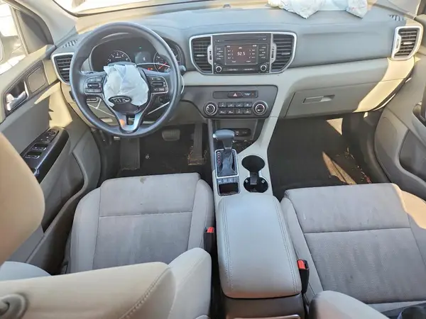 KNDPMCAC7H7207775 2017 KIA SPORTAGE - Image 8