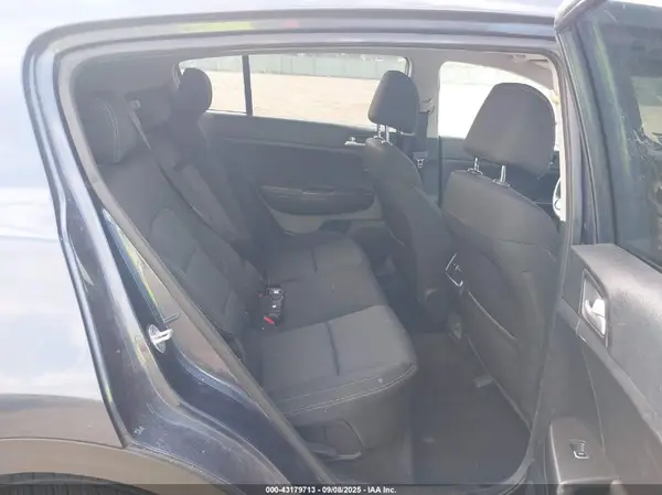 KNDPMCAC7H7216122 2017 KIA SPORTAGE - Image 8