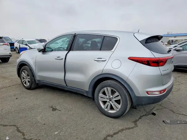KNDPMCAC7H7220493 2017 KIA SPORTAGE - Image 2