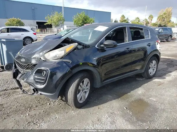 KNDPMCAC7H7230568 2017 KIA SPORTAGE - Image 2