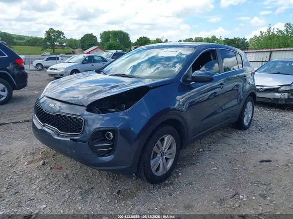KNDPMCAC7H7235656 2017 KIA SPORTAGE - Image 2