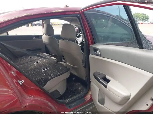 KNDPMCAC7H7246558 2017 KIA SPORTAGE - Image 8