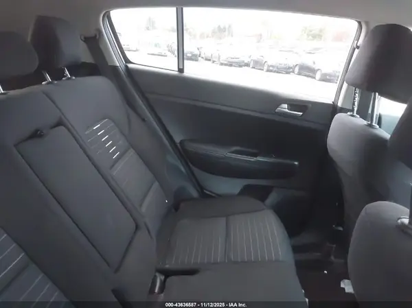 KNDPMCAC7H7261187 2017 KIA SPORTAGE - Image 8