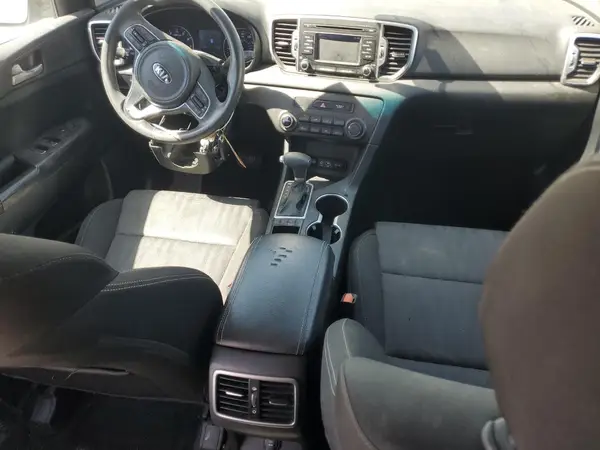 KNDPMCAC7H7266566 2017 KIA SPORTAGE - Image 8
