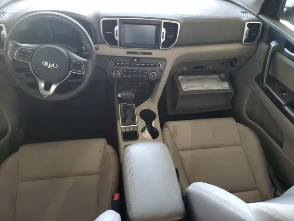 KNDPMCAC7H7270066 2017 KIA SPORTAGE - Image 8
