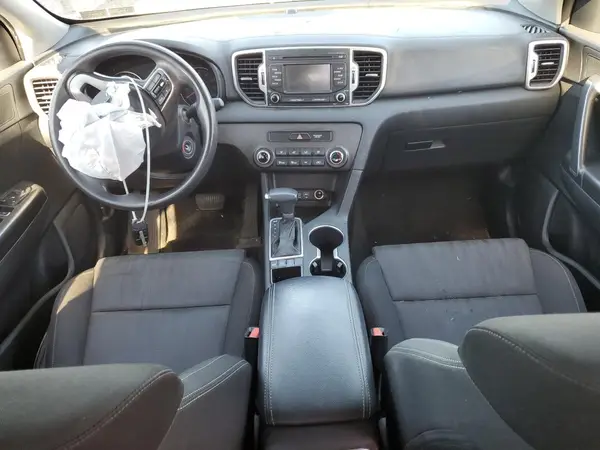KNDPMCAC7H7275977 2017 KIA SPORTAGE - Image 8