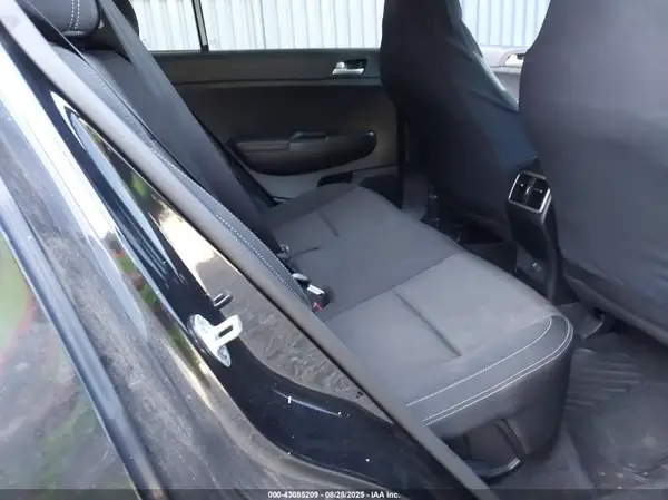 KNDPMCAC7H7287997 2017 KIA SPORTAGE - Image 8