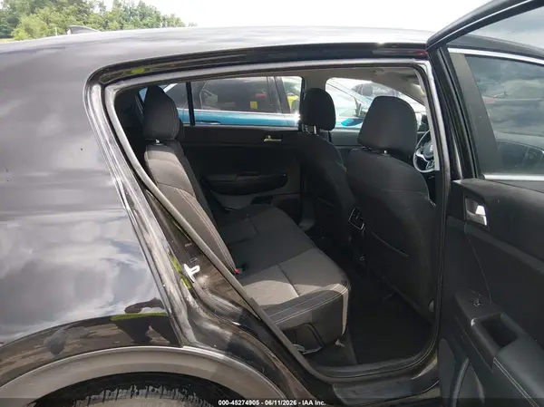 KNDPMCAC7H7288096 2017 KIA SPORTAGE - Image 8