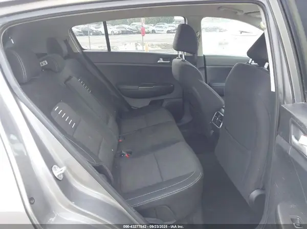 KNDPMCAC7J7301225 2018 KIA SPORTAGE - Image 8