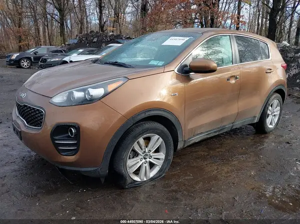 KNDPMCAC7J7301399 2018 KIA SPORTAGE - Image 2