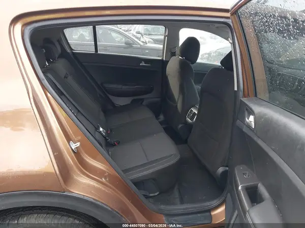 KNDPMCAC7J7301399 2018 KIA SPORTAGE - Image 8