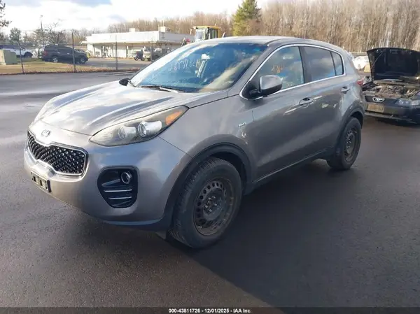 KNDPMCAC7J7305100 2018 KIA SPORTAGE - Image 2