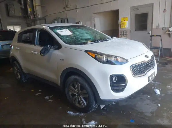 KNDPMCAC7J7314217 2018 KIA SPORTAGE - Image 1
