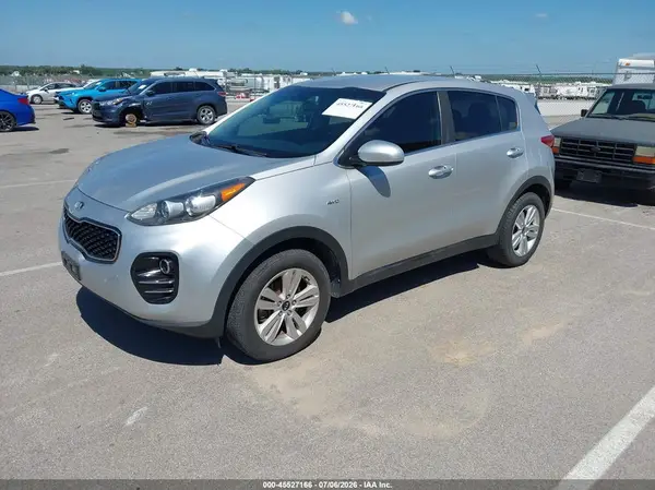 KNDPMCAC7J7315920 2018 KIA SPORTAGE - Image 2