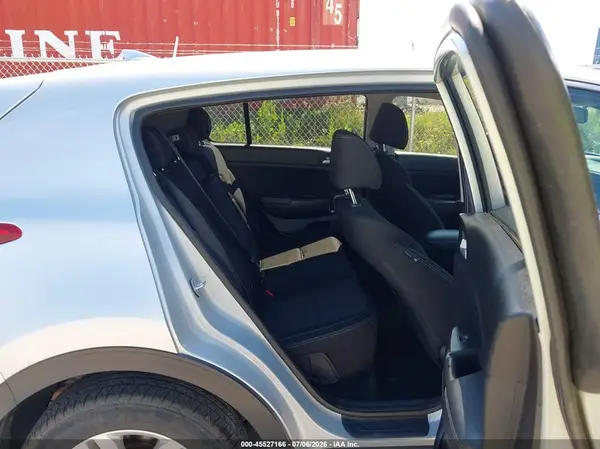 KNDPMCAC7J7315920 2018 KIA SPORTAGE - Image 8