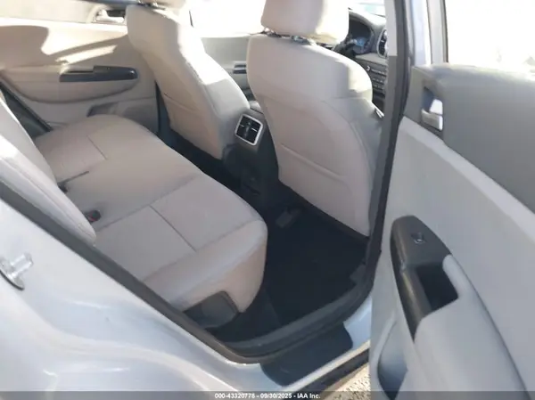 KNDPMCAC7J7326318 2018 KIA SPORTAGE - Image 8