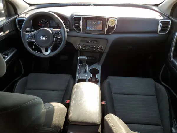 KNDPMCAC7J7338596 2018 KIA SPORTAGE - Image 8