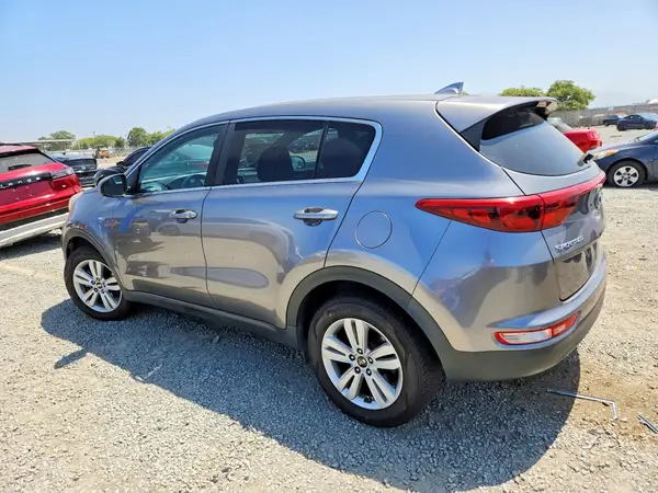 KNDPMCAC7J7340476 2018 KIA SPORTAGE - Image 2