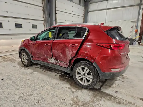 KNDPMCAC7J7364177 2018 KIA SPORTAGE - Image 2