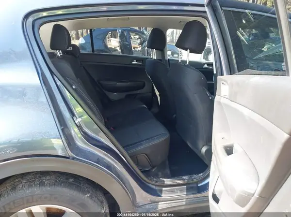 KNDPMCAC7J7365829 2018 KIA SPORTAGE - Image 8