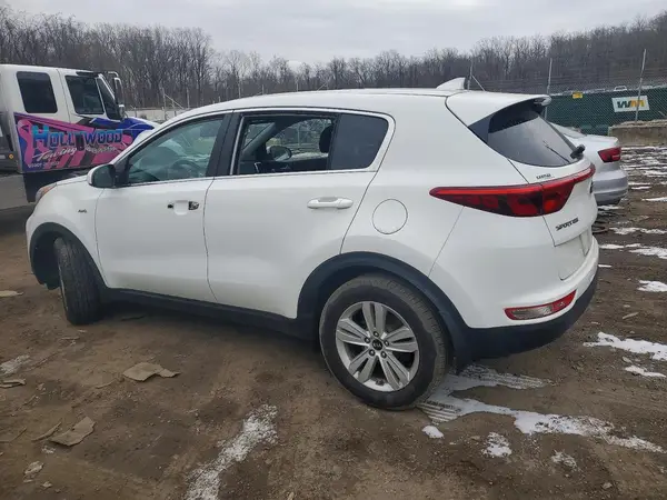KNDPMCAC7J7366186 2018 KIA SPORTAGE - Image 2