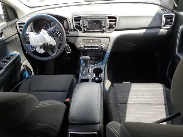 KNDPMCAC7J7370318 2018 KIA SPORTAGE - Image 8