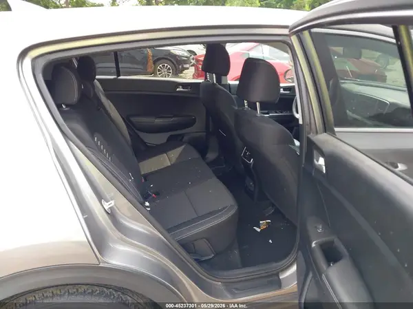 KNDPMCAC7J7371016 2018 KIA SPORTAGE - Image 8