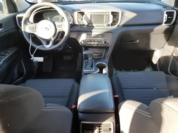 KNDPMCAC7J7378676 2018 KIA SPORTAGE - Image 8