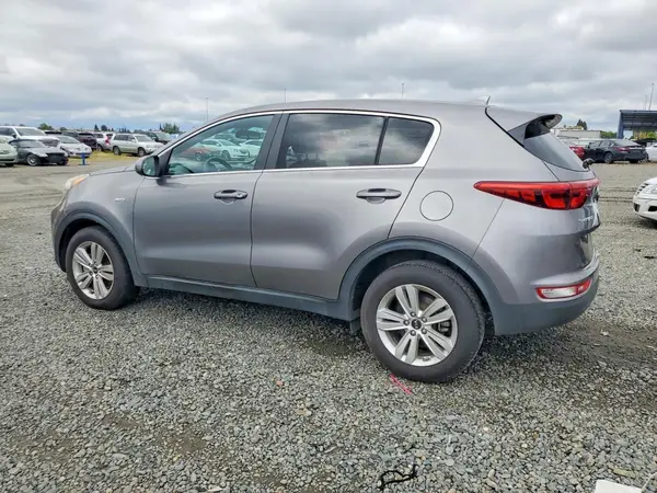 KNDPMCAC7J7382548 2018 KIA SPORTAGE - Image 2