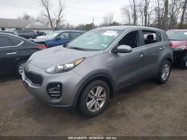 KNDPMCAC7J7393243 2018 KIA SPORTAGE - Image 2