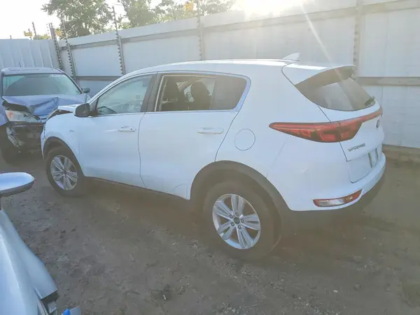 KNDPMCAC7J7394196 2018 KIA SPORTAGE - Image 2