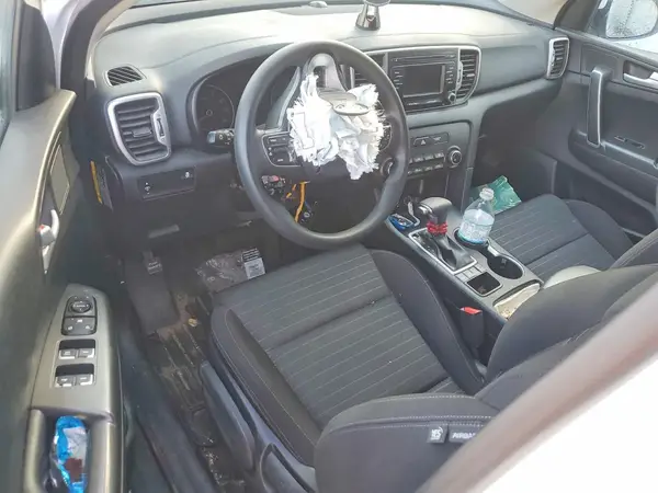 KNDPMCAC7J7394196 2018 KIA SPORTAGE - Image 8