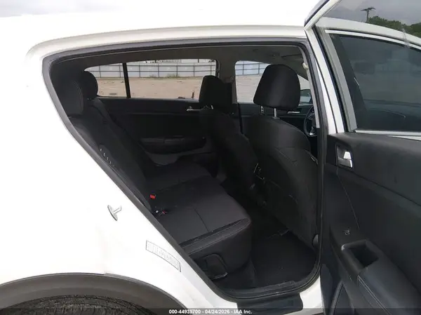 KNDPMCAC7J7403379 2018 KIA SPORTAGE - Image 8