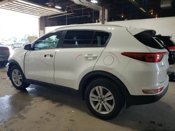 KNDPMCAC7J7407934 2018 KIA SPORTAGE - Image 2