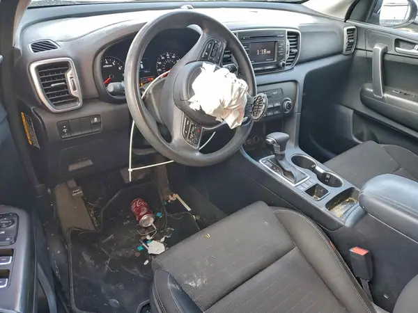 KNDPMCAC7J7418156 2018 KIA SPORTAGE - Image 8