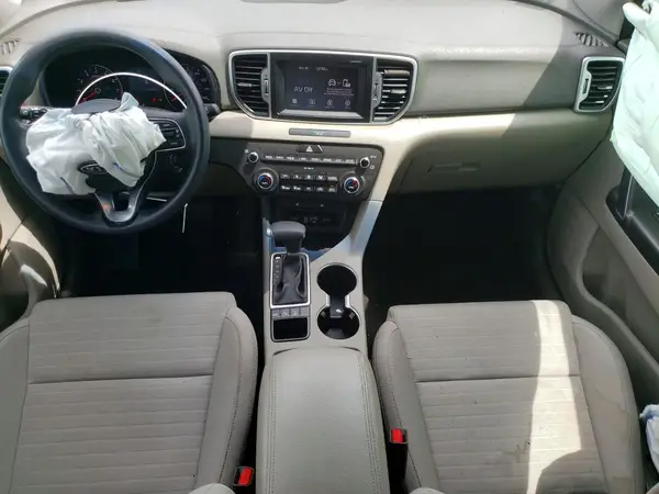 KNDPMCAC7J7425446 2018 KIA SPORTAGE - Image 8