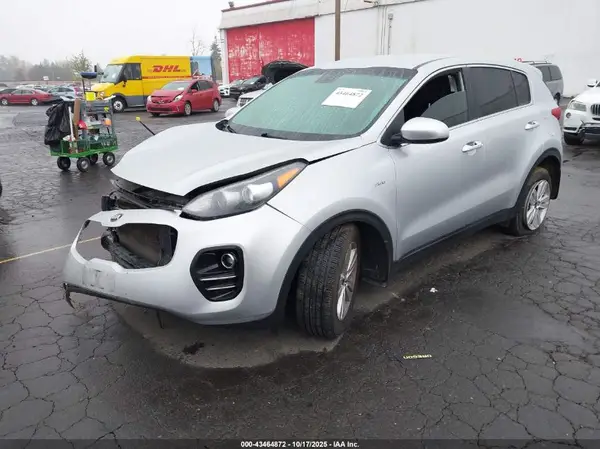 KNDPMCAC7J7427648 2018 KIA SPORTAGE - Image 2