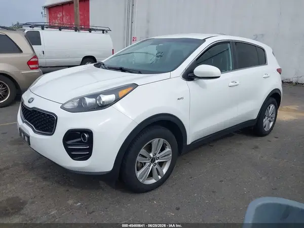 KNDPMCAC7J7434843 2018 KIA SPORTAGE - Image 2