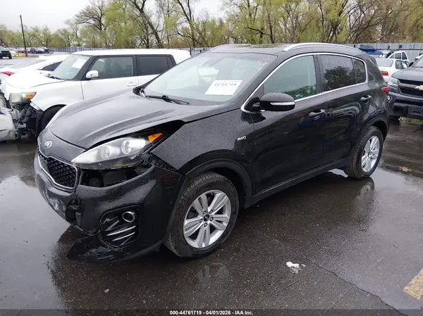 KNDPMCAC7J7438231 2018 KIA SPORTAGE - Image 2