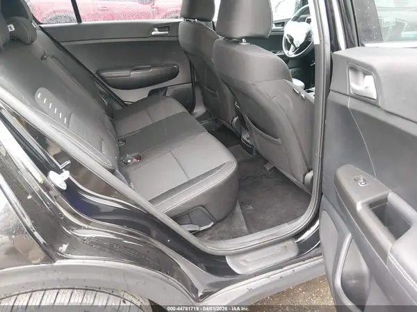 KNDPMCAC7J7438231 2018 KIA SPORTAGE - Image 8