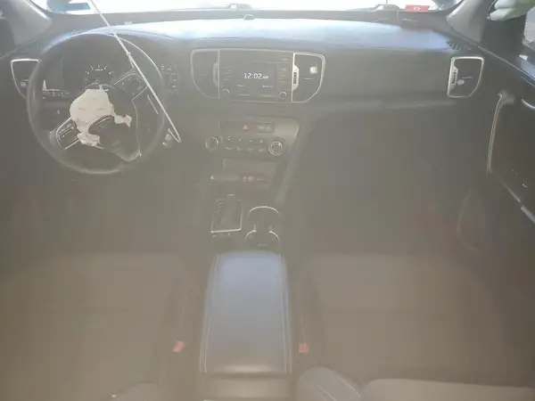 KNDPMCAC7J7438598 2018 KIA SPORTAGE - Image 8