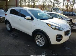 KNDPMCAC7J7446135 2018 KIA SPORTAGE