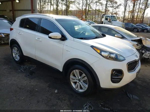 KNDPMCAC7J7446135 2018 KIA SPORTAGE - Image 1