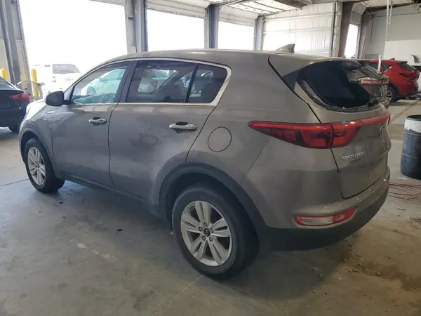 KNDPMCAC7J7448743 2018 KIA SPORTAGE - Image 2