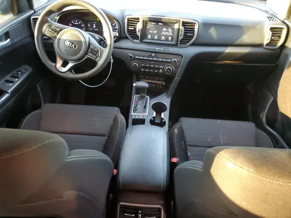 KNDPMCAC7J7463887 2018 KIA SPORTAGE - Image 8