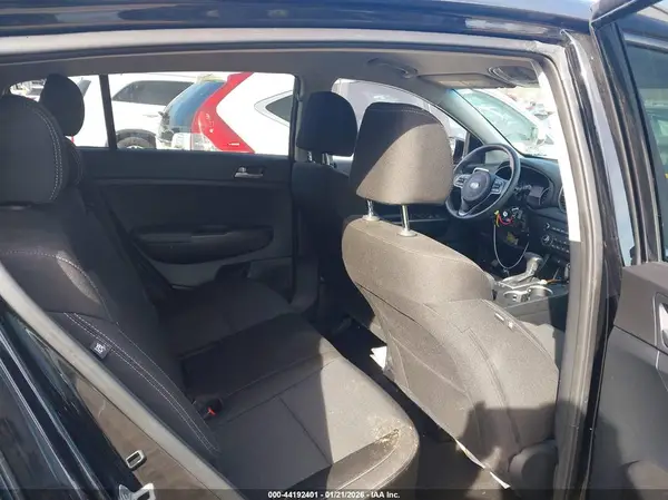 KNDPMCAC7J7487946 2018 KIA SPORTAGE - Image 8